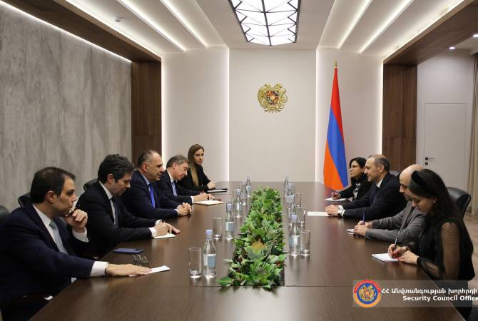  Секретарь СБ Армении и глава МИД Греции обсудили вопросы региональной 
безопасности 