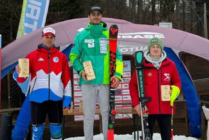 Alp disiplini kayakçısı Gleb Mosesov, İtalya'da düzenlenen uluslararası sıralama 
turnuvasında bronz madalya kazandı