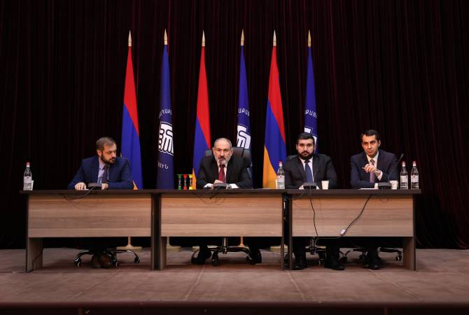 باشينيان يقول أن أذربيجان تثير قضايا 4قرى بينما تثير أرمينيا قضايا 32قرية تم احتلال من أذربيحان 
ووجوب قبول إعلان آلماتا 