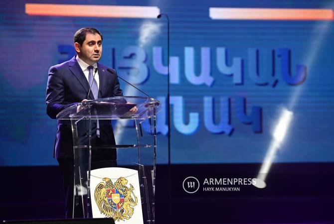 Усилия по оснащению ВС Армении вооружением, подобающим передовым армиям, 
дали свои результаты: министр обороны Армении