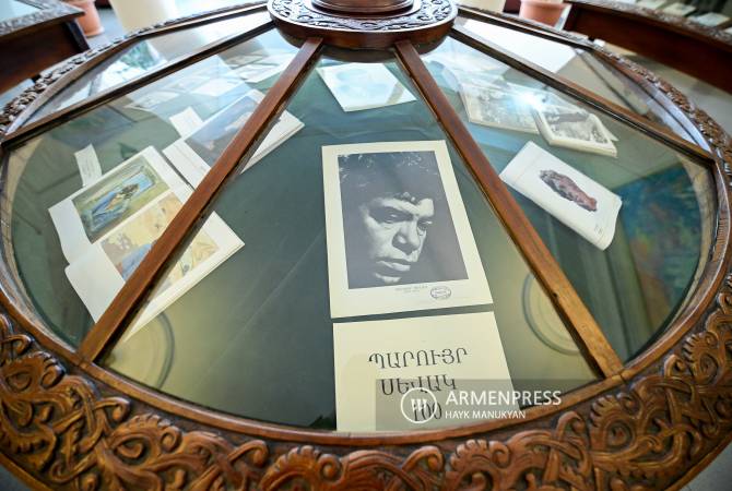 Հայաստանի ազգային գրադարանը ցուցադրությամբ մեկնարկեց Պարույր Սևակի 
100-ամյակին նվիրված միջոցառումները