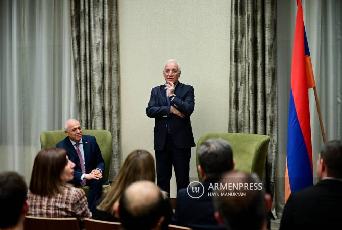Президент Армении провел встречу с представителями армянской общины Венгрии