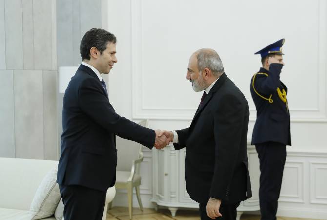  Премьер-министр Пашинян принял новоназначенного посла Греции в Армении 