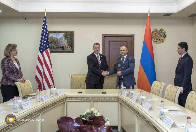 التوقيع على مذكرة تعاون بين لجنة التحقيق الأرمنية وإدارة مكافحة المخدرات في وزارة العدل 
الأمريكية