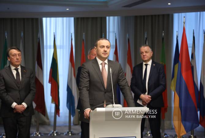 Армения готова внести свой вклад в гражданские миссии ЕС: секретарь Совета 
безопасности Армении
