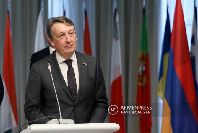 Бельгия поддерживает роль ЕС в процессе диалога между Арменией и 
Азербайджаном: посол