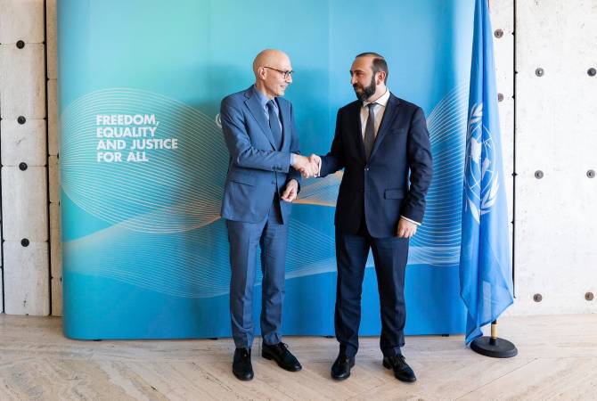 وزير الخارجية آرارات ميرزويان يلتقي في جنيف مفوض الأمم المتحدة السامي لحقوق الإنسان فولكر 
تورك وبحث عدد من القضايا
