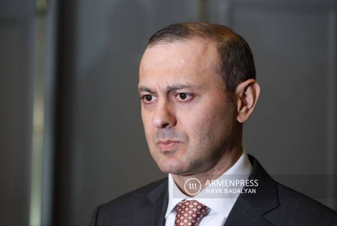 В аэропорту “Звартноц” службу должны полностью нести пограничники Армении: 
секретарь Совбеза Армении 