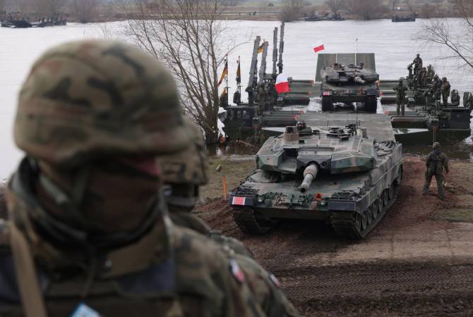  Польша проводит совместные с Британией учения близ Калининградской области РФ 