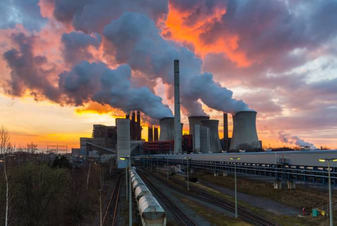  Германия в 2023 году сократила выбросы газов в атмосферу примерно на 10 
процентов  