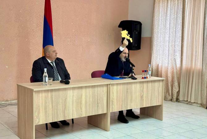 نخست وزیر جمهوری ارمنستان با ساکنان گیرانتسی دیدار کرد