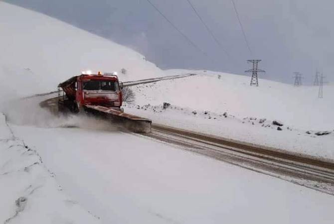 Из-за обильного снегопада автодороги Севанского района стали труднопроходимы