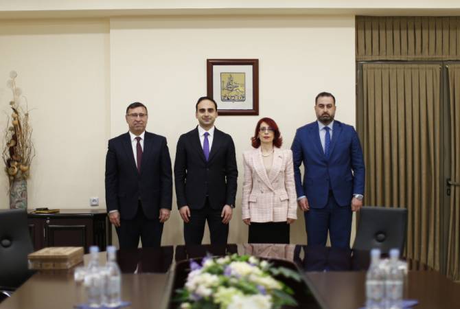  Подписанное между Ереваном и Дамаском соглашение нуждается в обновлении: мэр 
Еревана принял посла Сирии 