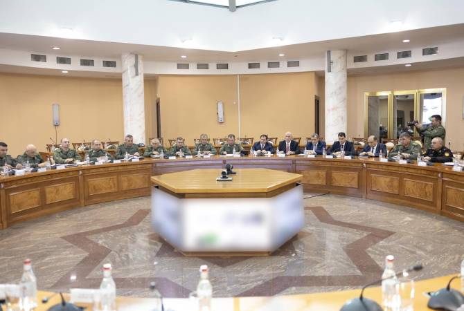 На заседании коллегии при министре обороны Армении были обсуждены вопросы 
программы развития вооружения 