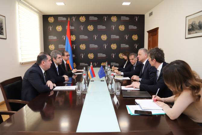 Le ministre arménien de la Justice et le chef de la délégation de l'UE ont discuté de 
questions de cooperation