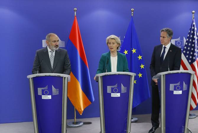 يدعم الاتحاد الأوروبي والولايات المتحدة مستقبلاً مستقراً سلمياً آمناً ديمقراطياً ومزدهراً لأرمينيا-
بيان القمة الثلاثية-