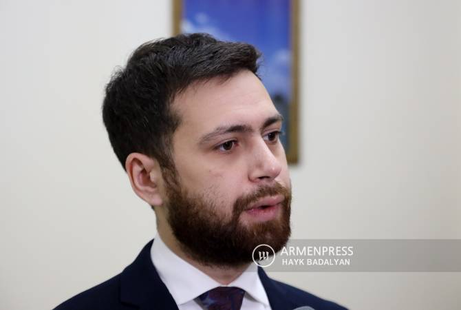 معاون وزیر امور خارجه ارمنستان: " ارمنستان و گرجستان برای از سرگیری روند عملیات تعیین مرز 
ها به توافق رسیدند."