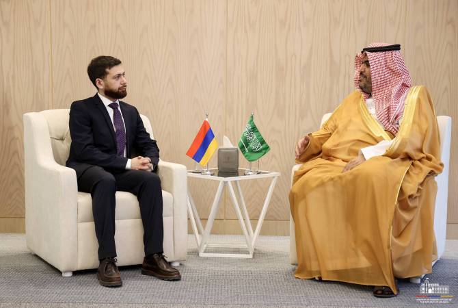 Armenia y Arabia Saudita acuerdan impulsar vínculos entre empresas líderes de gestión 
digital
