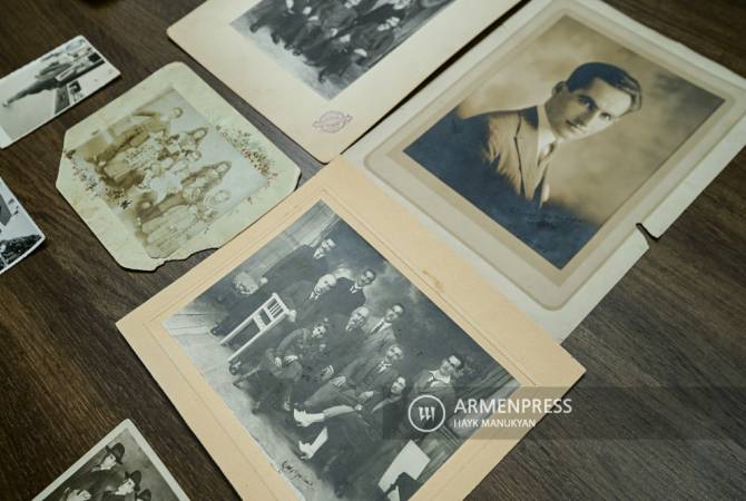 أقارب سوغومون تهليريان (أربي أوسكانيان وأنوش أوسكانيان- أوهانيان) يسلّمون مذكرات وصور سوغومون تهليريان الفريدة إلى معهد متحف الإبادة الجماعية الأرمنية