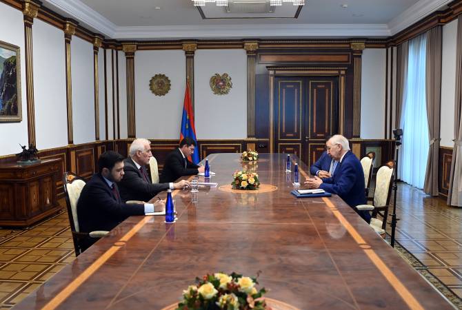 Le Président de la République d'Arménie a reçu le Président du Conseil Français-
Arméniens