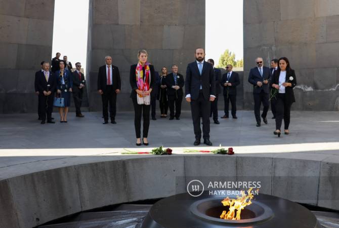 وزيرة الخارجية الكندية ميلاني جولي تكتب باللغة الأرمنية في الذكرى ال109 للإبادة الأرمنية-نحن 
نتذكر ونطالب-