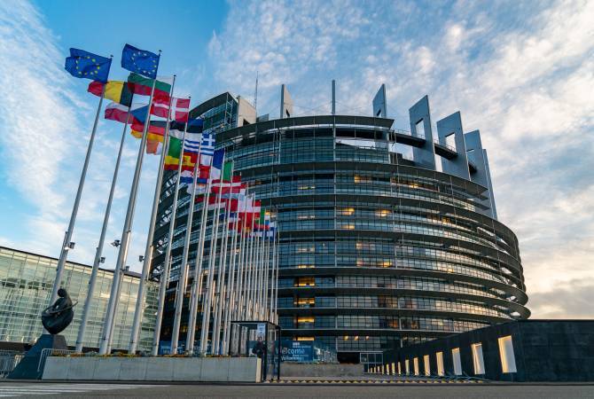 پارلمان اروپا از اتحادیه اروپا خواهان توقف همکاری های استراتژیک در بخش انرژی با آذربایجان می 
باشد