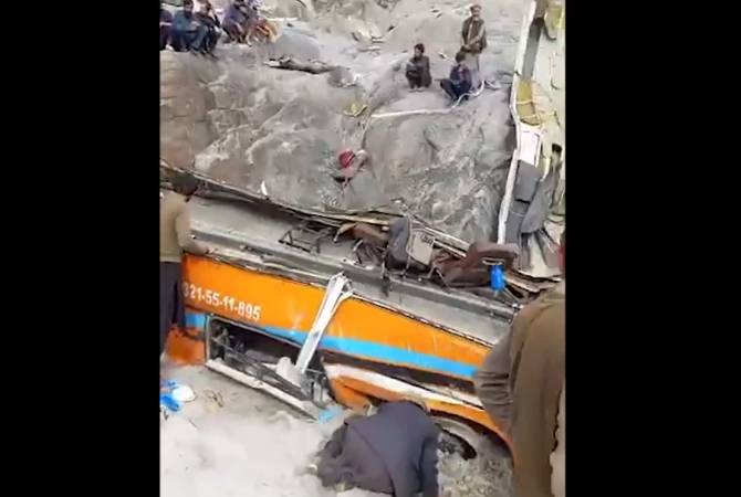 Պակիստանում 20 մարդ է զոհվել ավտոբուսի վթարի հետևանքով