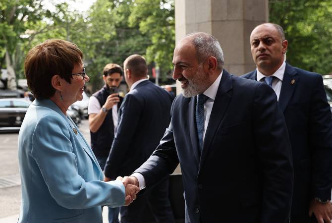 Le Premier ministre Pashinyan a reçu la Présidente de la BERD