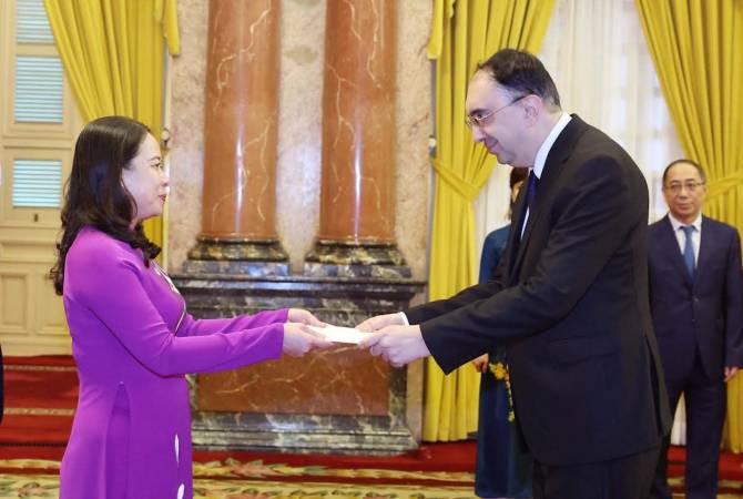  Посол Армении во Вьетнаме вручил верительные грамоты исполняющей обязанности 
президента страны 