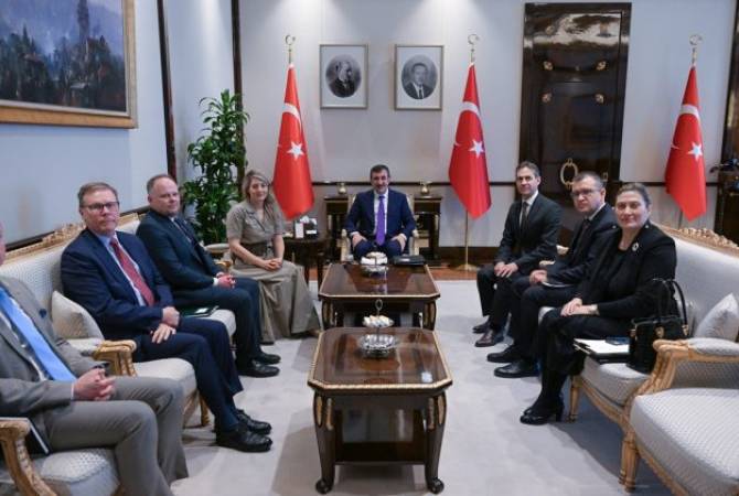 Թուրքիայի փոխնախագահն ընդունել է Կանադայի արտաքին գործերի 
նախարարին