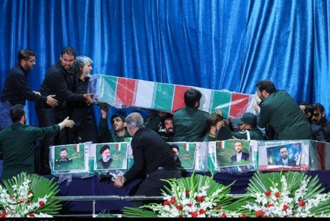 В Тегеране проходит церемония прощания с президентом Раиси, главой МИД страны 
и другими лицами