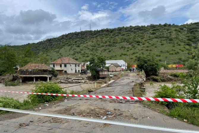 Gnel Sanosyan presentó detalles sobre los trabajos realizados en la zona del desastre
