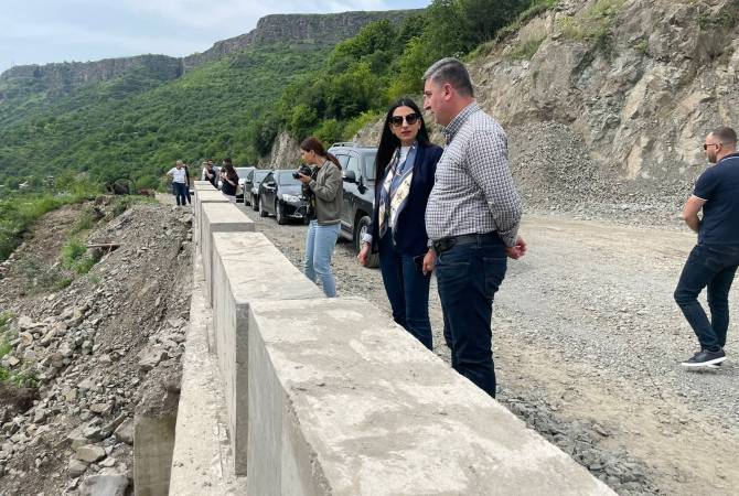 Gnel Sanosyan and AnahitManasyan tour disaster zone