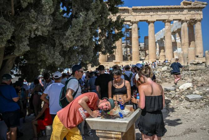  В Греции из-за 40-градусной жары закрыли детские сады и школы 
