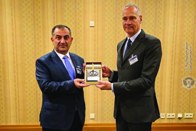 Chief of Armenian Armed Forces General Staff meets with France's Chief of Army Staff
