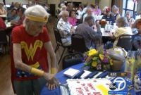 Elderly lady celebrates her 103rd birthday in “Wonder Woman” dress