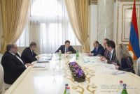 В правительстве Армении состоялось совещание по формированию инвестиционных фондов