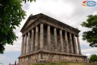 عرض فيلم «البرتقالات الحالمة» المهداة للإبادة الأرمنية في باحة معبد كارني الأثري