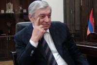 النائب فيليكس تسولاكسيان من تكتل الحزب الجمهوري الأرميني الحاكم صوت لصالح المرشح لمنصب 
رئيس الوزراء نيكول باشينييان