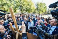 رئيس الوزراء نيكول باشينيان يزور متحف الفنون الجميلة بفانادزور في إطار عيد المدينة الثالثة لأرمينيا