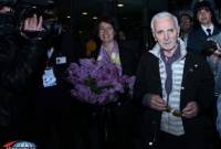 المجلس العام لأرمينيا يناقش اقتراح تسمية مطار زفارتنوتس الدولي بإسم الراحل الكبير شارك أزنافور