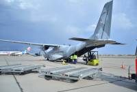 بولندا ترسل مساعدات طبية لأرمينيا لمكافحة جائحة كورونا-الطائرة البولندية تهبط بمطار زفارتنوتس الدولي