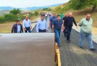 Араик Арутюнян представил программы дорожного строительства Мартунинского района 
Арцаха