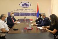 وزير خارجية جمهورية آرتساخ ماسيس مايليان يستقبل وفد«المنصة الأرمنية للاجئين»ورئيسها آرتور غازاريان