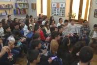 Дети России передали детям Карабаха 1,5 тыс. открыток и 1,2 тыс. новогодних игрушек