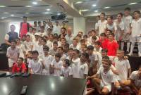 Joaquin Caparros meets with the students of the Football Academy of Armenia