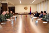 وزير الدفاع الأرميني سورين بابيكيان يستقبل القائد المعين حديثاً لقوات حفظ السلام الروسية في آرتساخ 
اللواء أندري فولكوف