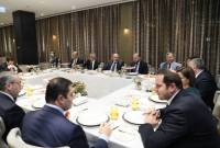 Премьер-министр Никол Пашинян провел рабочий ужин с руководителями банков