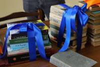 Շիրակի մարզպետը տարբեր ժանրերի գրականություն է հանձնել Լեռնակերտի 
գրադարանին