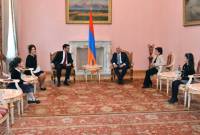 И.о. президента Армении Ален Симонян принял избранного президента Ваагна Хачатуряна

